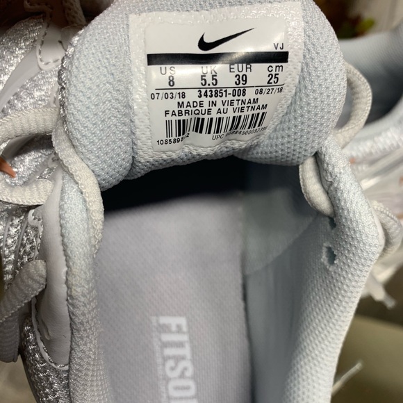 ❤️NWT NIKE WMNS AIR MAX TORCH 4 pure platinum/MLTC - Picture 5 of 8